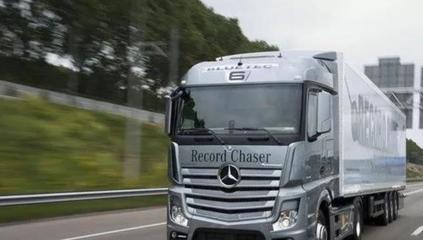 新能源汽車與產業動態周覽 比亞迪D1續航突破，特斯拉面臨挑戰，行業整合與國產化加速